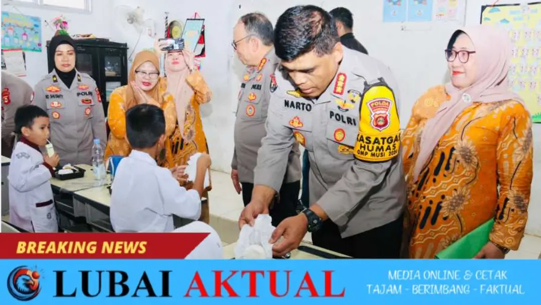Polda Sumsel bagikan makan siang gratis