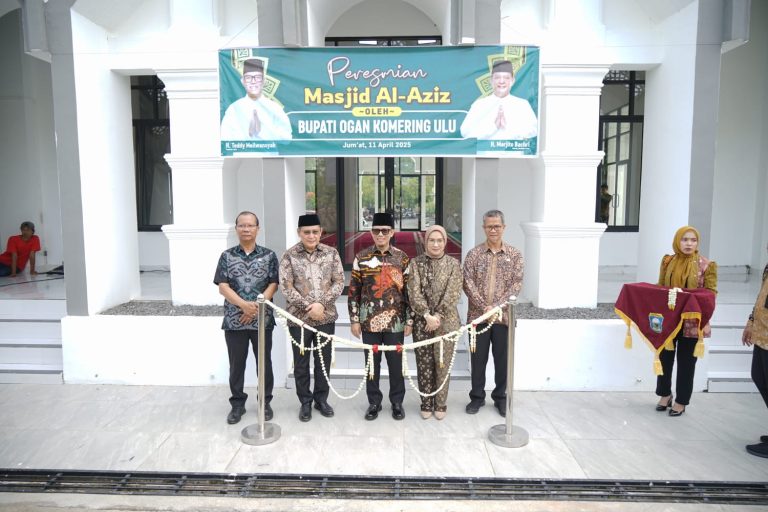 Bupati OKU Resmikan Masjid Al Aziz, Ajak ASN Makmurkan Rumah Allah di Lingkungan Pemkab