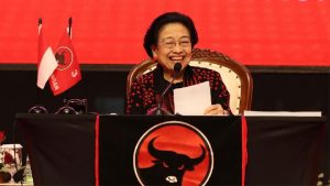 attachment for anggota partai pdip mengatakan megawati memimpin kader mendukung pemerintah