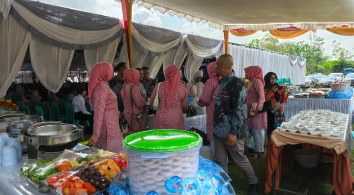 Resepsi Pernikahan Prilesi dan Briptu Fahmi di Desa Lembak