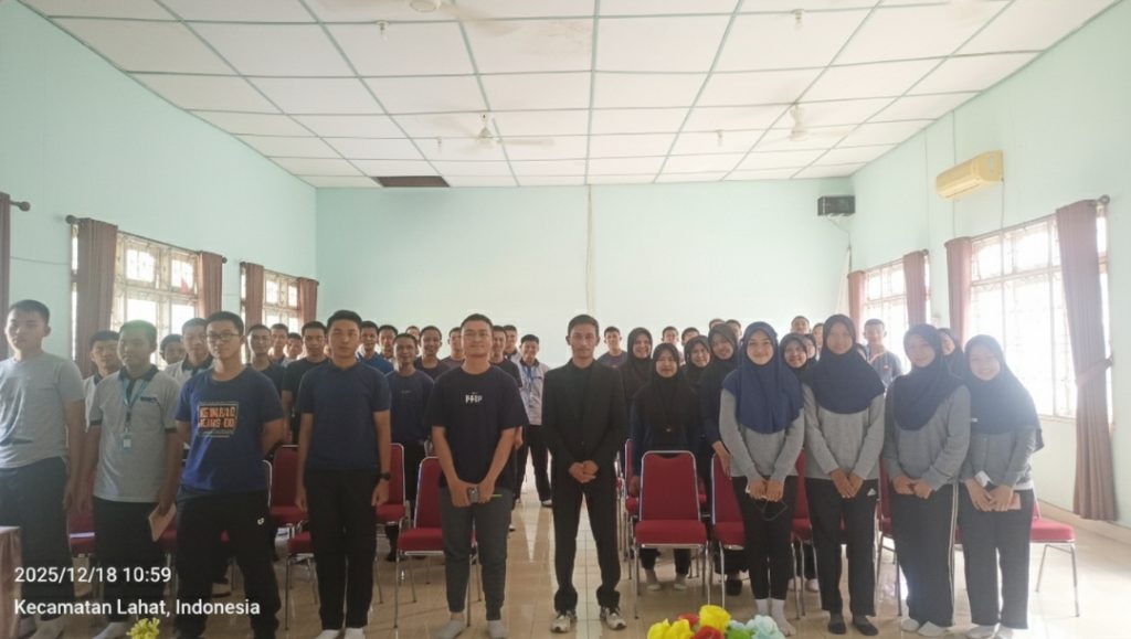 Sosialisasi Keamanan Digital ACF Dorong Literasi UMKM Pelajar di SMAN 4 Percontohan Lahat